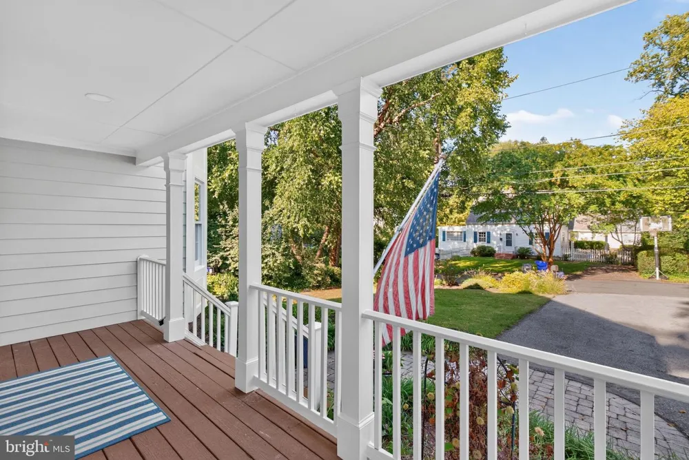 9818 ROSENSTEEL Silver Spring, MD 20910