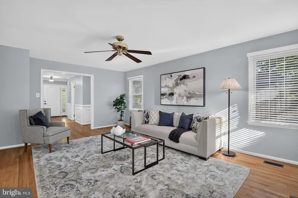 9818 ROSENSTEEL Silver Spring, MD 20910