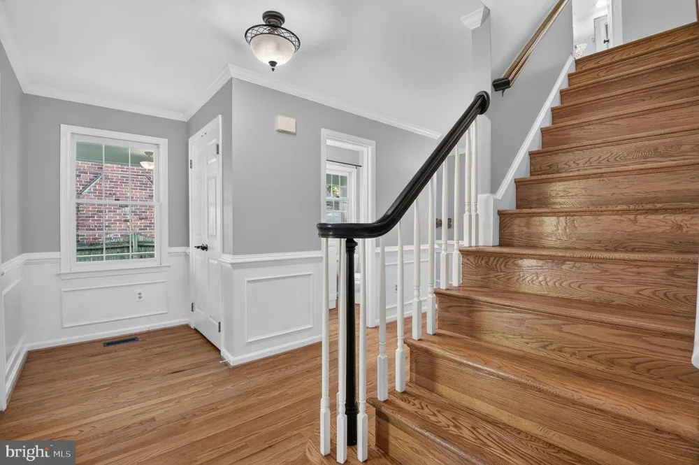 9818 ROSENSTEEL Silver Spring, MD 20910