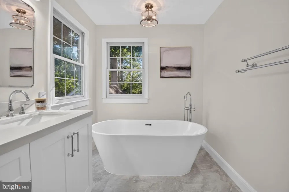9818 ROSENSTEEL Silver Spring, MD 20910