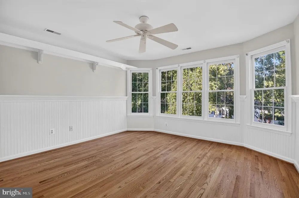 9818 ROSENSTEEL Silver Spring, MD 20910