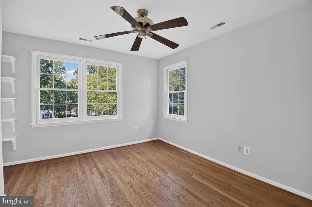 9818 ROSENSTEEL Silver Spring, MD 20910