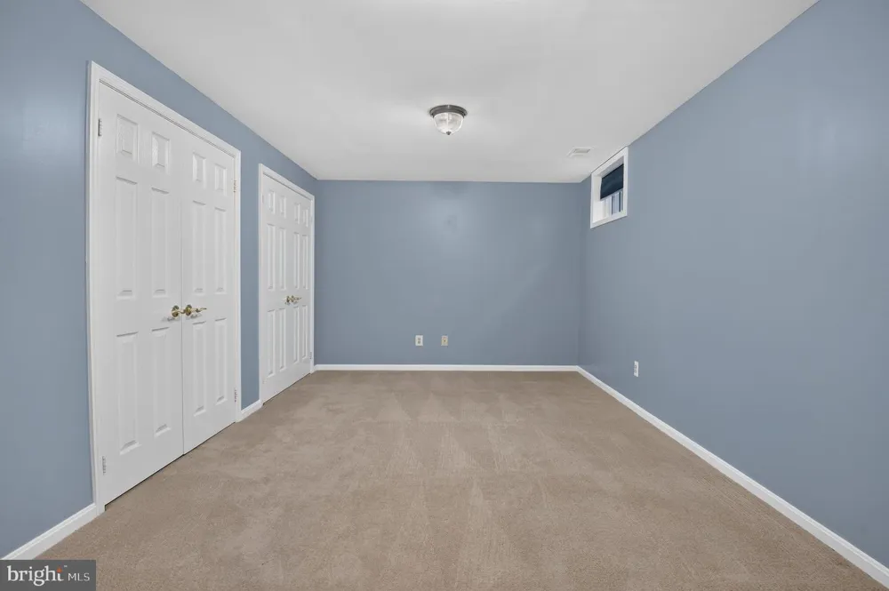 9818 ROSENSTEEL Silver Spring, MD 20910