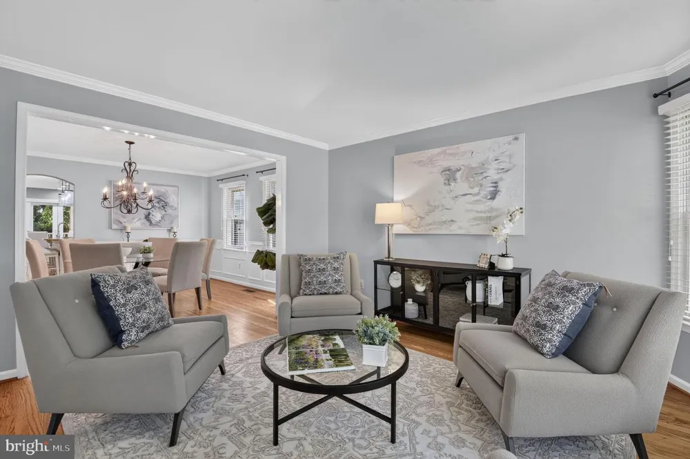 9818 ROSENSTEEL Silver Spring, MD 20910