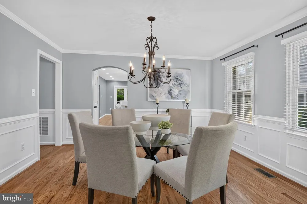 9818 ROSENSTEEL Silver Spring, MD 20910
