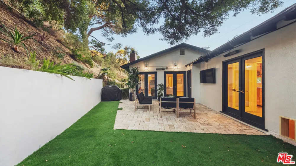 3440 Mandeville Canyon Road Los Angeles, CA 90049