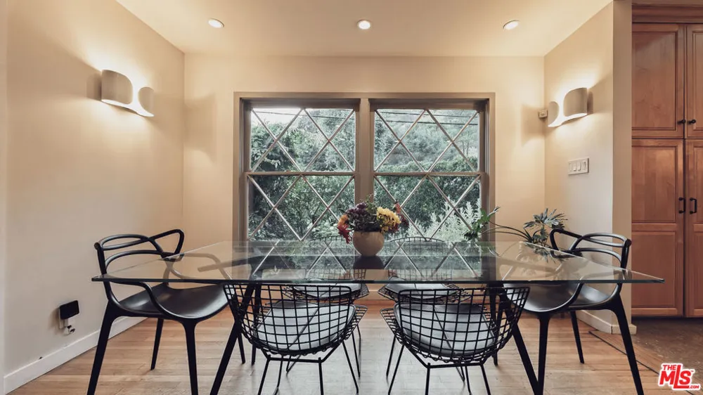 3440 Mandeville Canyon Road Los Angeles, CA 90049