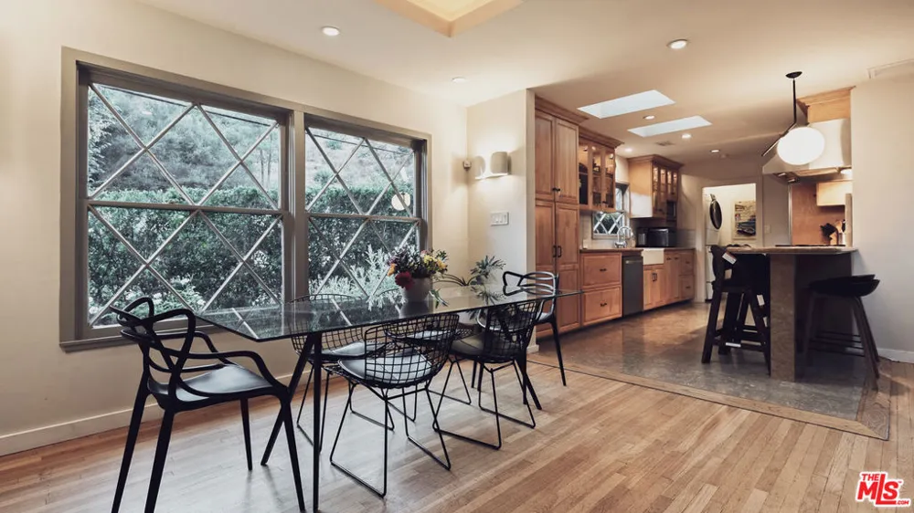 3440 Mandeville Canyon Road Los Angeles, CA 90049