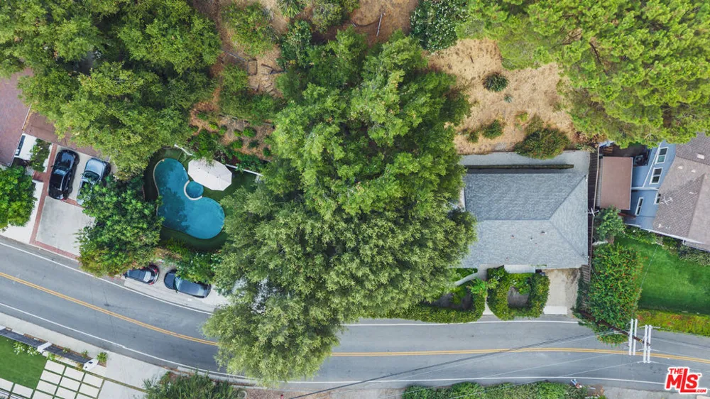3440 Mandeville Canyon Road Los Angeles, CA 90049