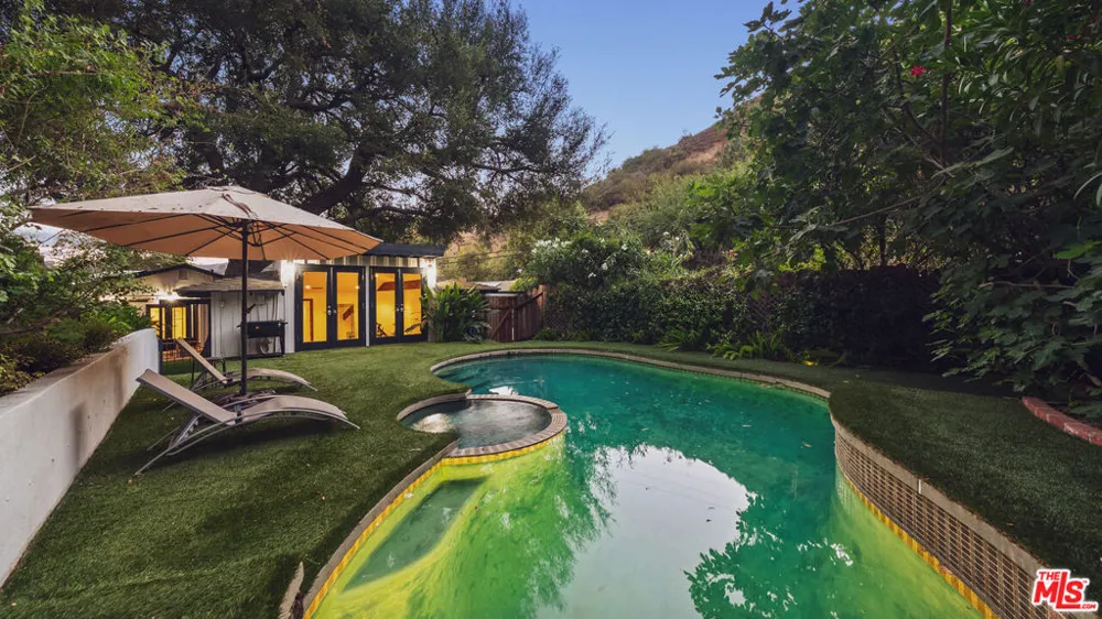 3440 Mandeville Canyon Road Los Angeles, CA 90049