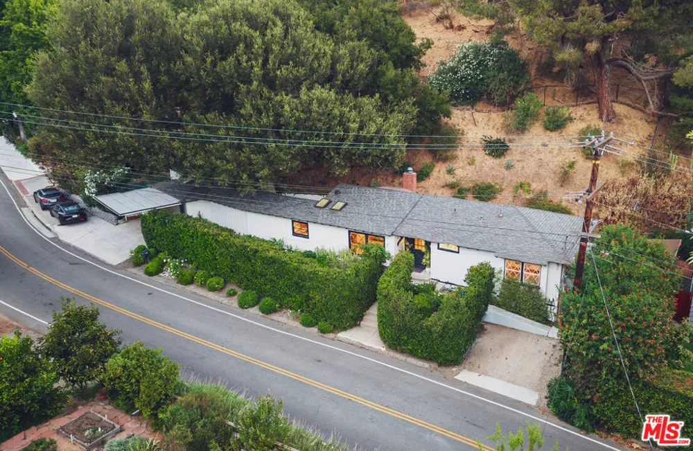 3440 Mandeville Canyon Road Los Angeles, CA 90049