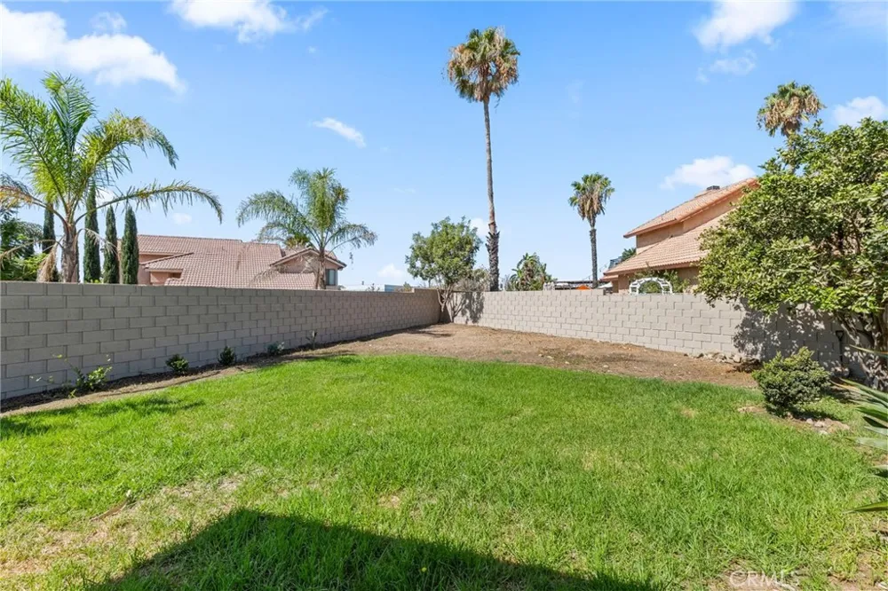 1761 W Townsend Street Rialto, CA 92377