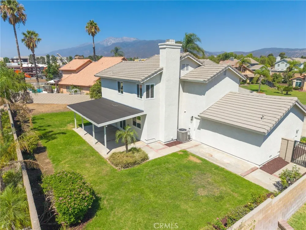 1761 W Townsend Street Rialto, CA 92377