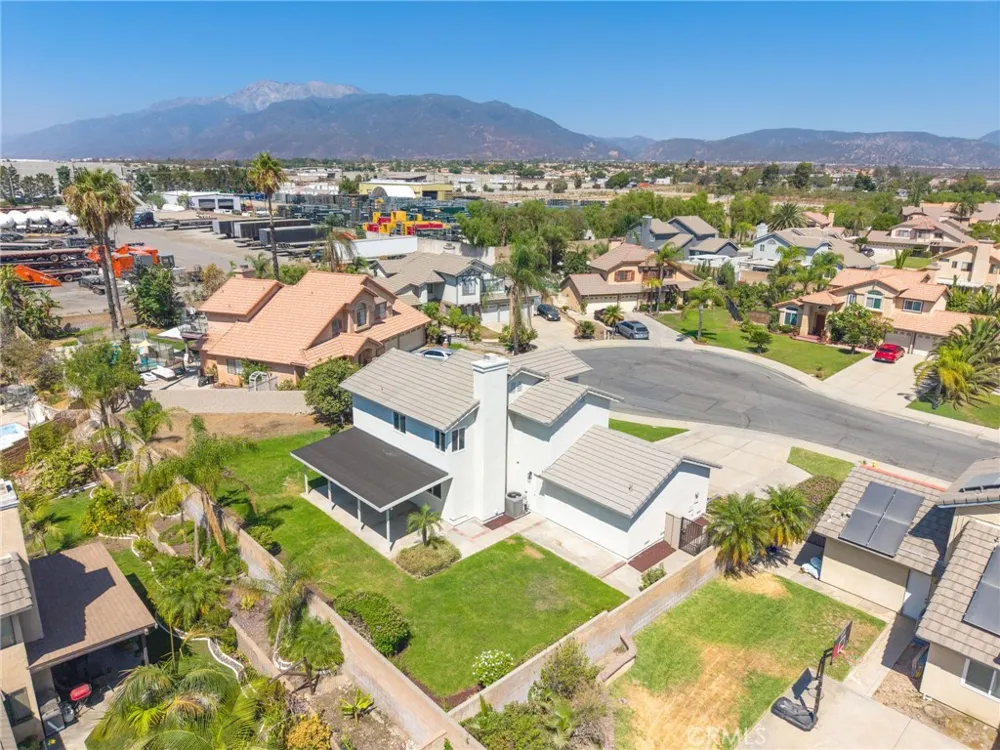 1761 W Townsend Street Rialto, CA 92377
