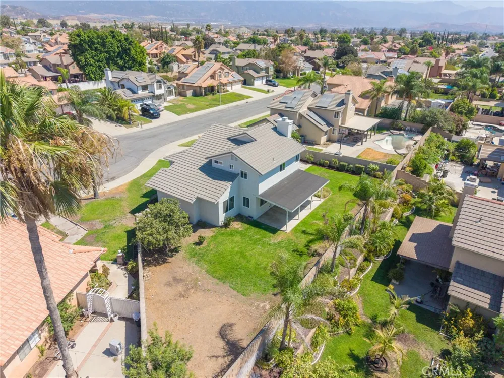 1761 W Townsend Street Rialto, CA 92377