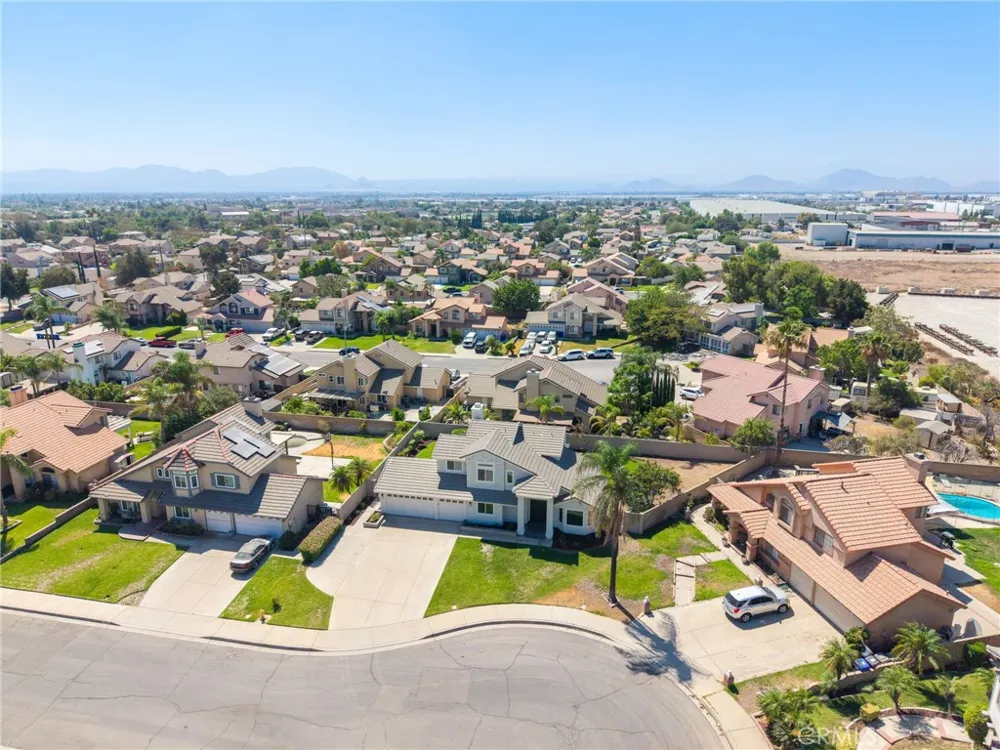 1761 W Townsend Street Rialto, CA 92377