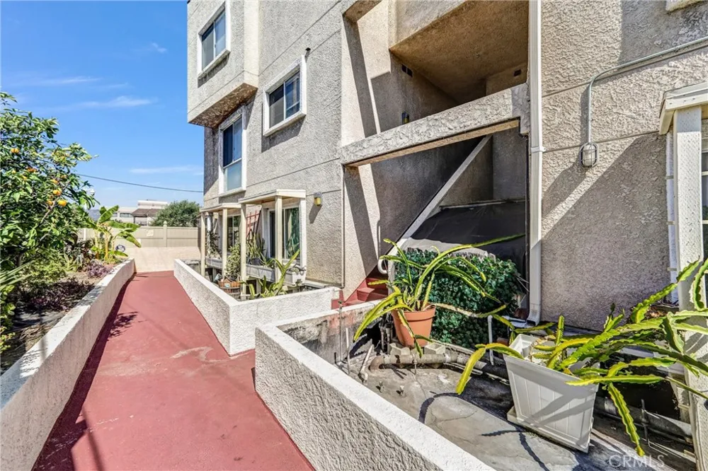 116 W Maple #33 Glendale, CA 91204