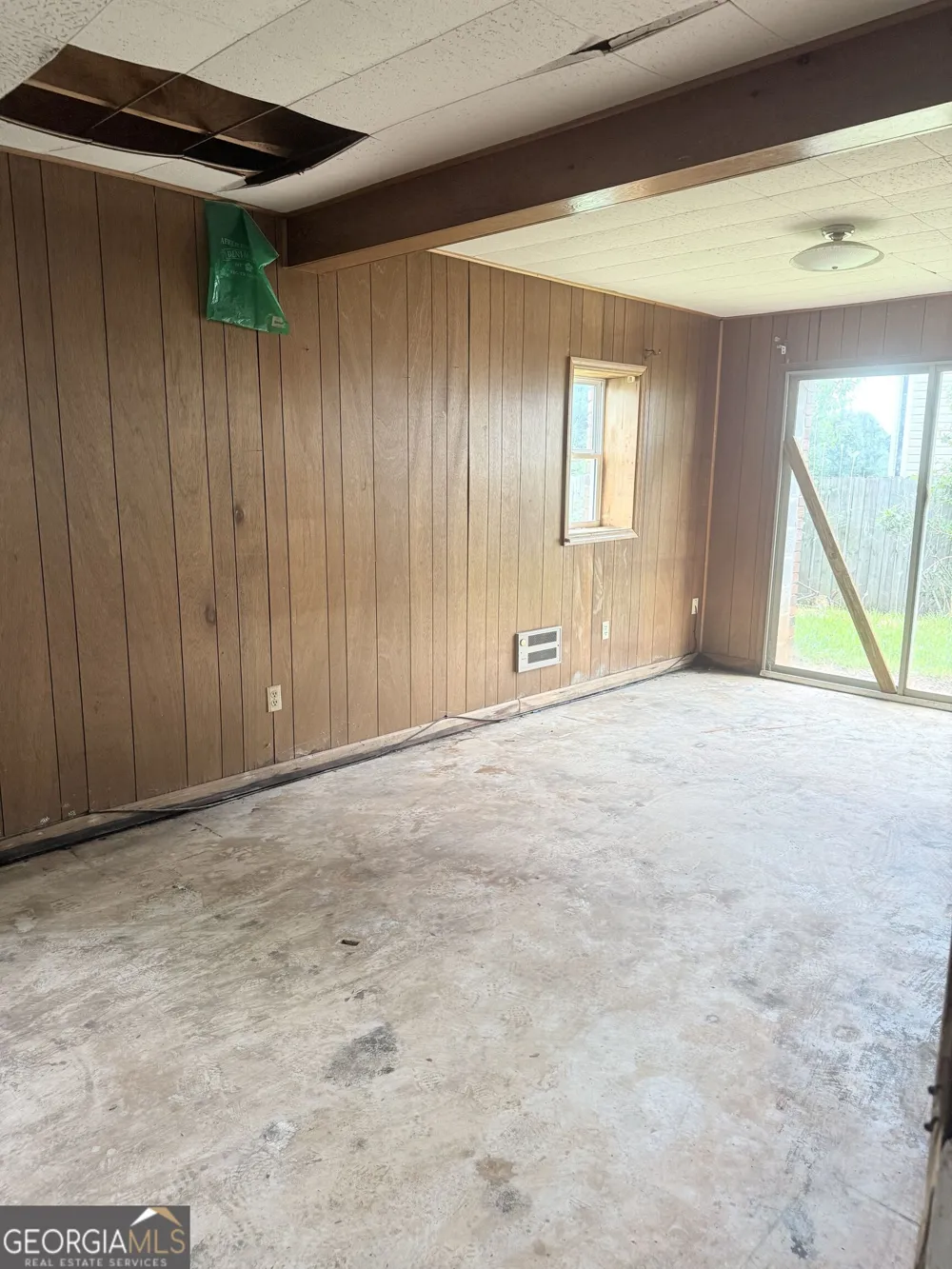 6853 New Dale RD Rex, GA 30273
