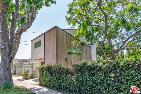1352 Pacific Street