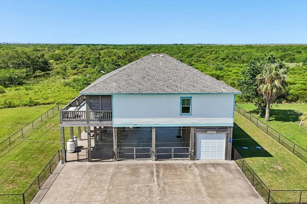 927 Magnolia Lane Port Bolivar, TX 77650