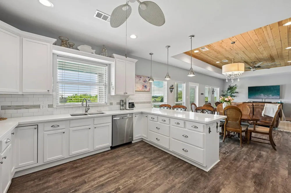 927 Magnolia Lane Port Bolivar, TX 77650