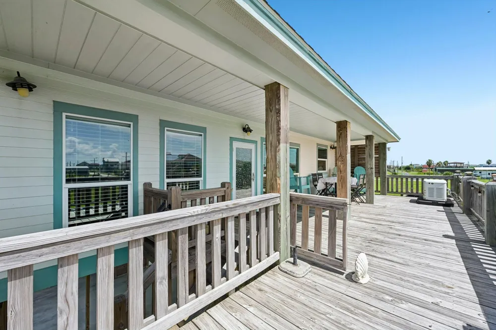 927 Magnolia Lane Port Bolivar, TX 77650
