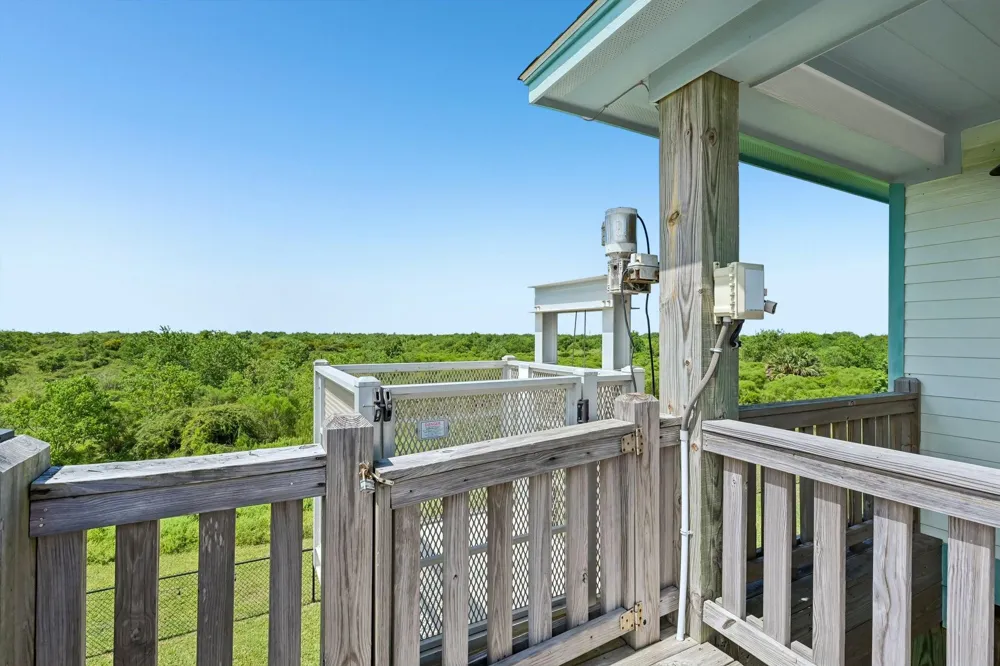 927 Magnolia Lane Port Bolivar, TX 77650