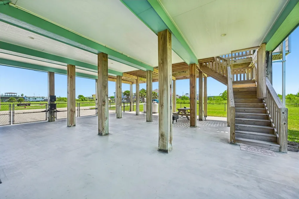 927 Magnolia Lane Port Bolivar, TX 77650