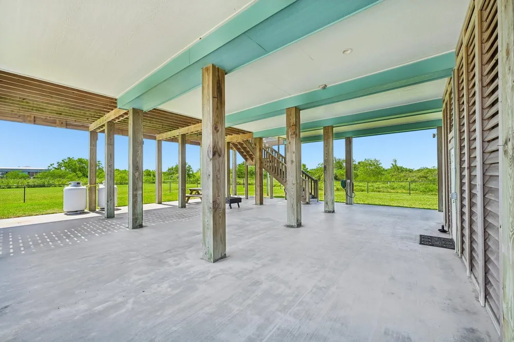 927 Magnolia Lane Port Bolivar, TX 77650