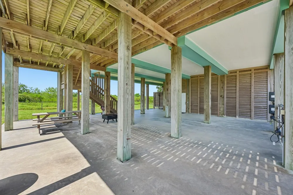 927 Magnolia Lane Port Bolivar, TX 77650
