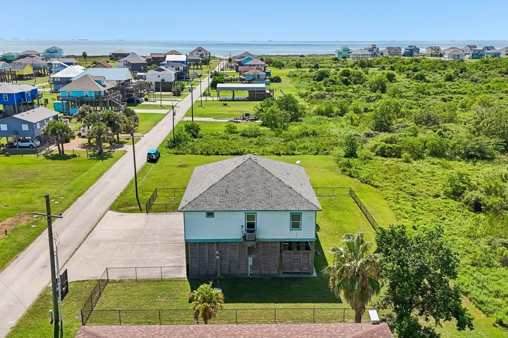 927 Magnolia Lane Port Bolivar, TX 77650