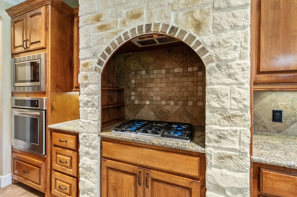 5041 Rimrock Pass Montgomery, TX 77316