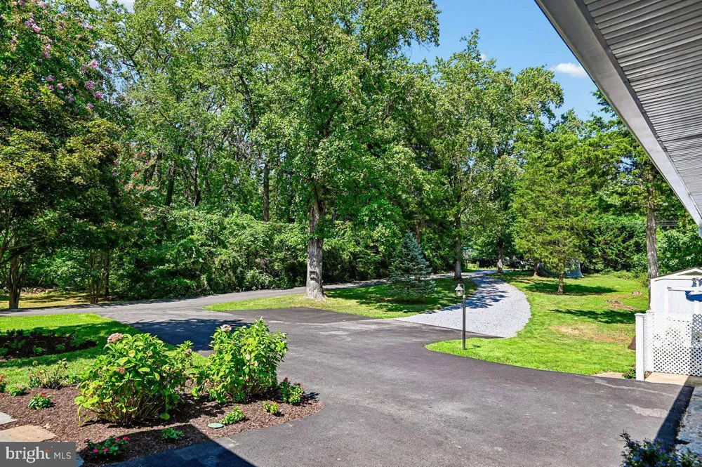 19 W SEVERN RIDGE ROAD Annapolis, MD 21409