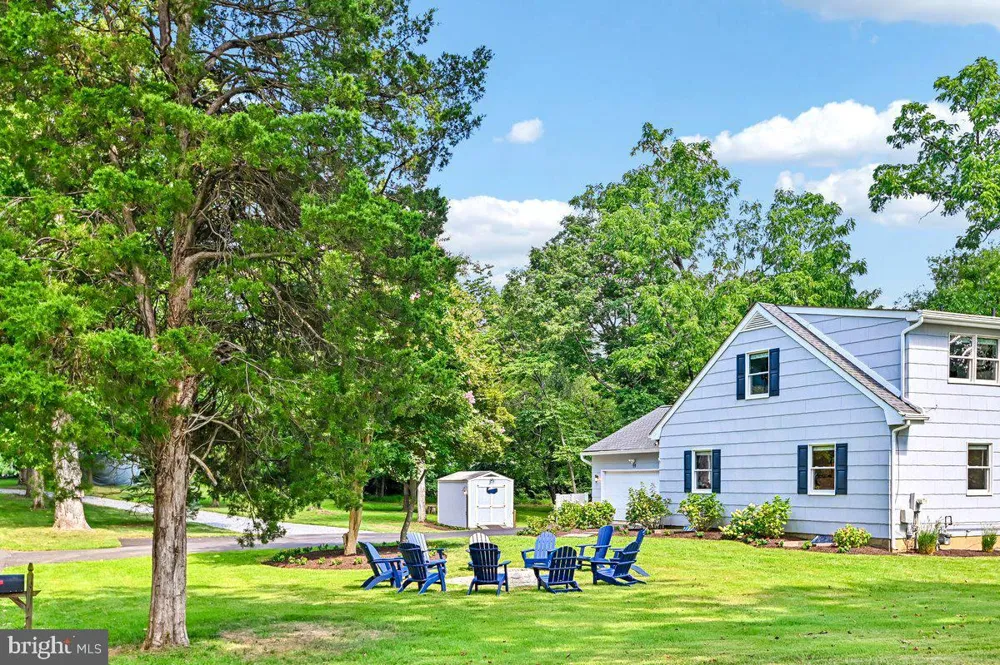 19 W SEVERN RIDGE ROAD Annapolis, MD 21409