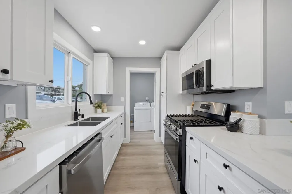 8514 Glenhaven San Diego, CA 92123
