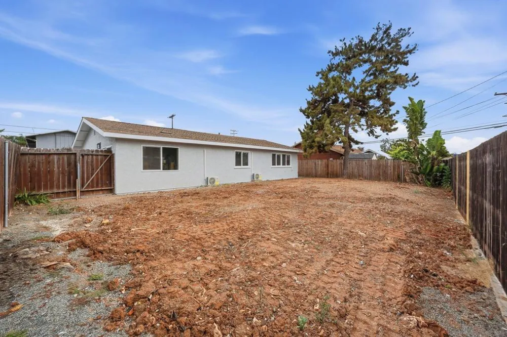 8514 Glenhaven San Diego, CA 92123
