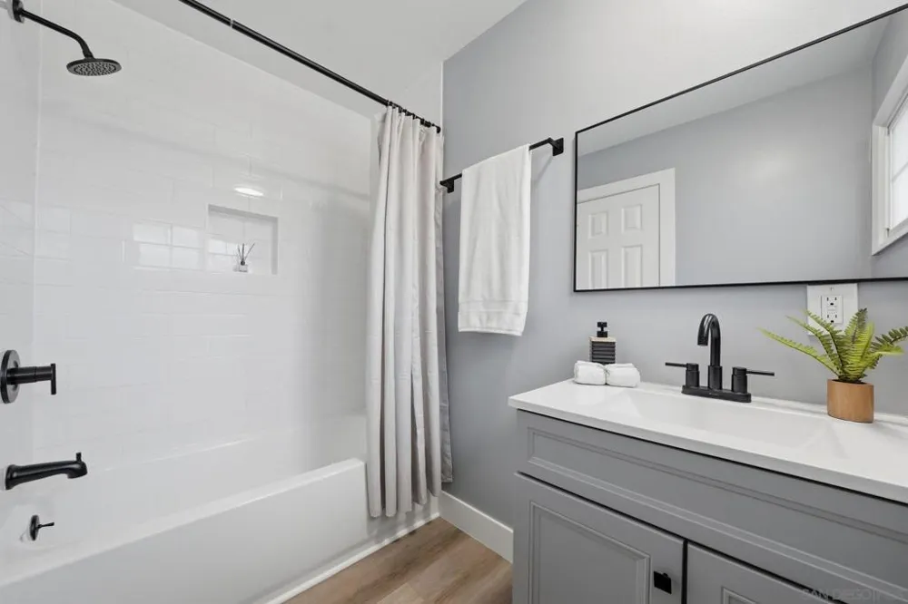 8514 Glenhaven San Diego, CA 92123