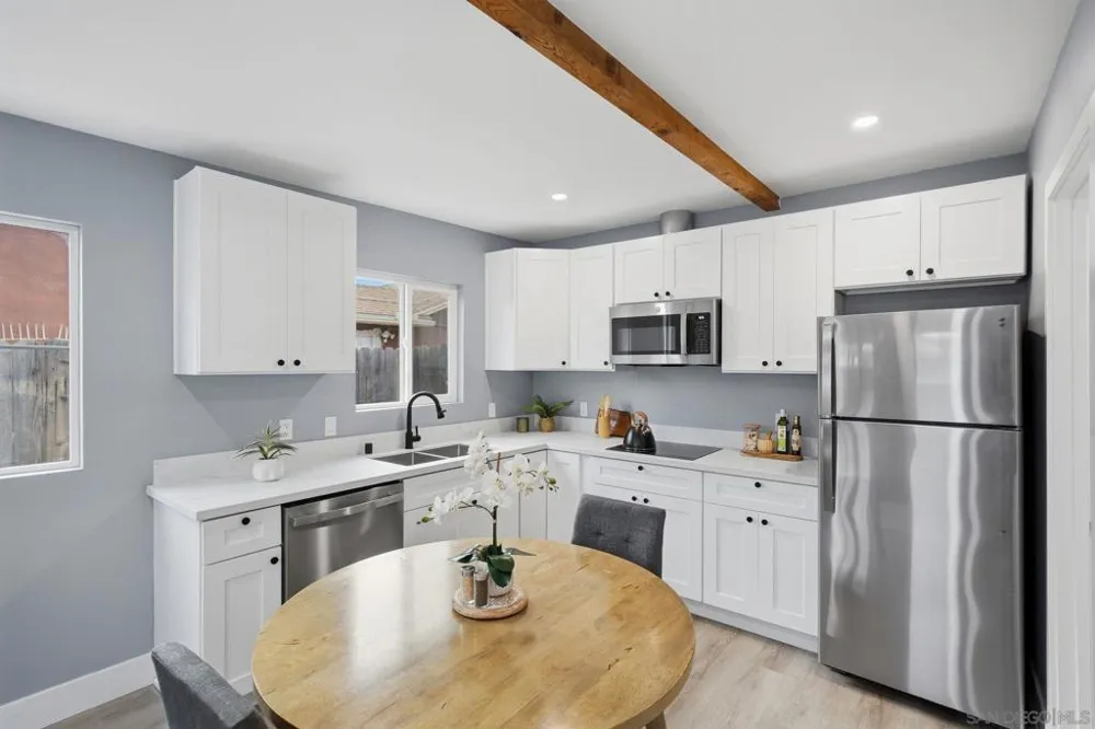 8514 Glenhaven San Diego, CA 92123