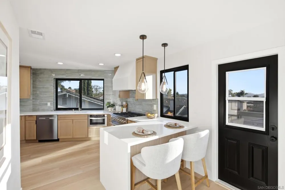 7619 Cortina Ct Carlsbad, CA 92009