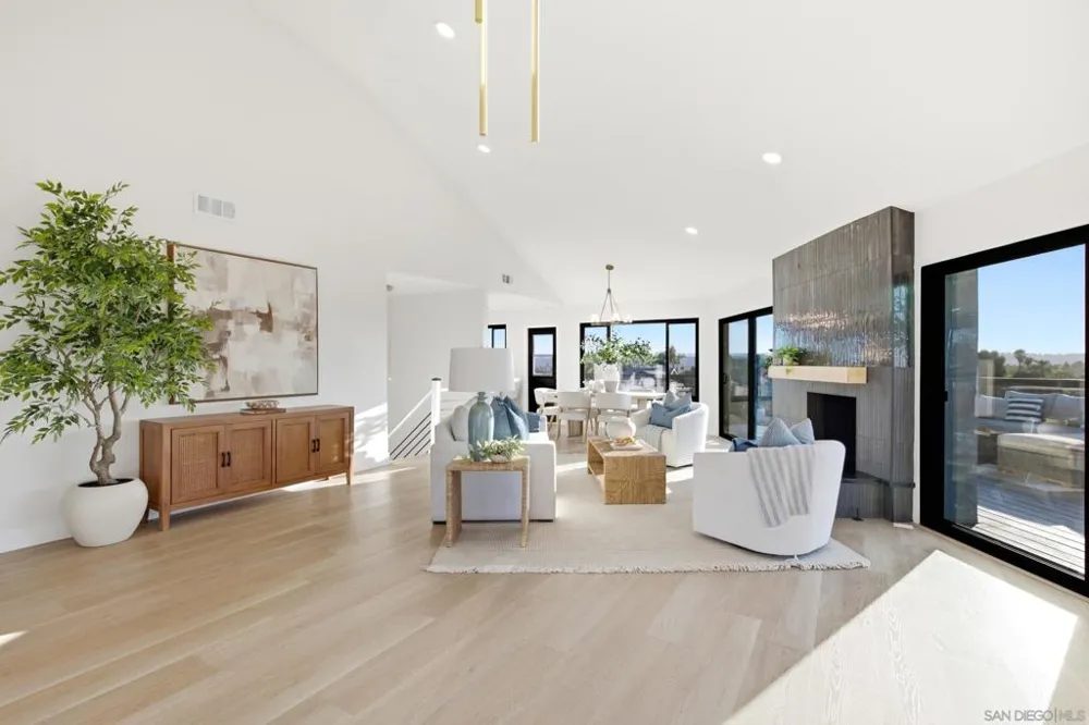 7619 Cortina Ct Carlsbad, CA 92009
