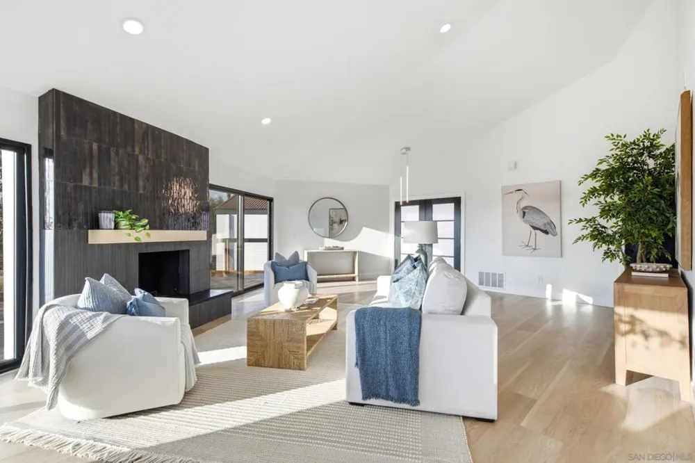 7619 Cortina Ct Carlsbad, CA 92009