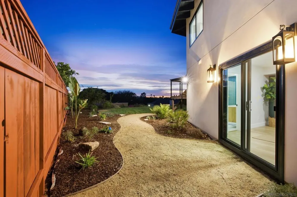 7619 Cortina Ct Carlsbad, CA 92009