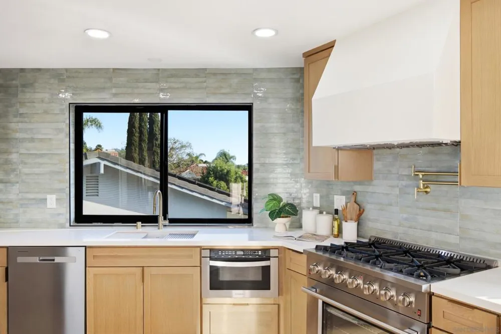 7619 Cortina Ct Carlsbad, CA 92009