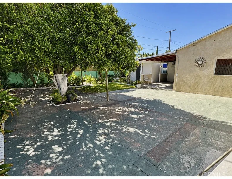 7443 Irvine Avenue North Hollywood, CA 91605