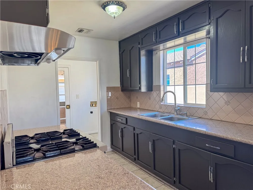 7443 Irvine Avenue North Hollywood, CA 91605
