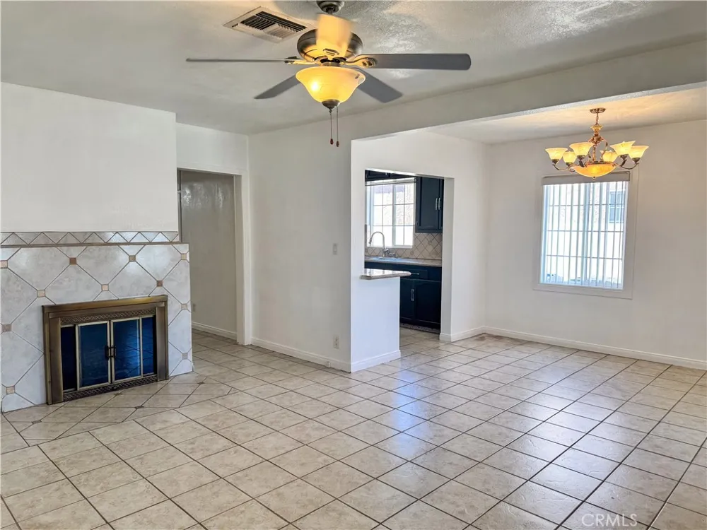 7443 Irvine Avenue North Hollywood, CA 91605