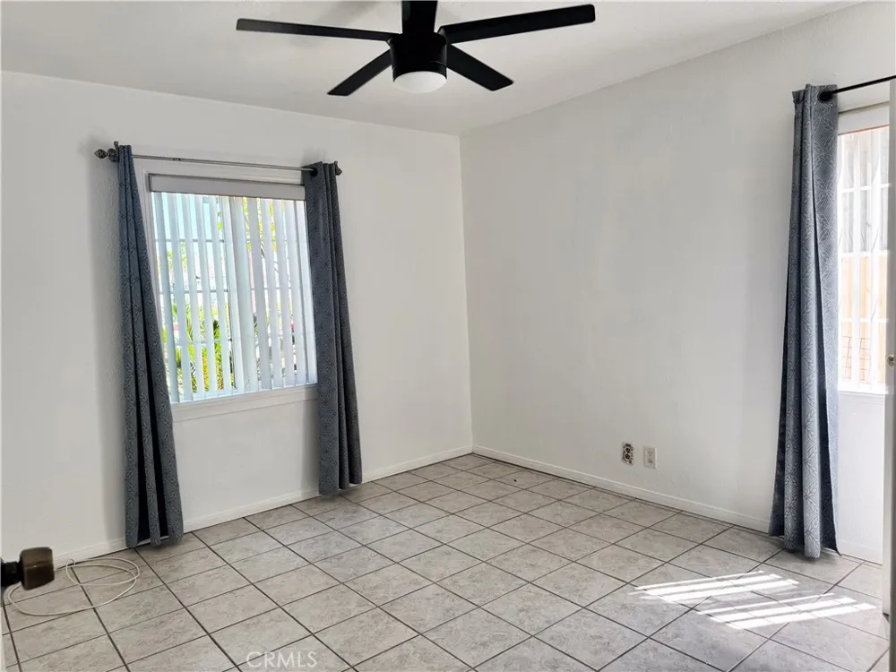 7443 Irvine Avenue North Hollywood, CA 91605