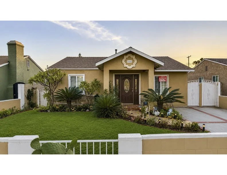 7443 Irvine Avenue North Hollywood, CA 91605
