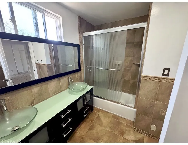 7443 Irvine Avenue North Hollywood, CA 91605