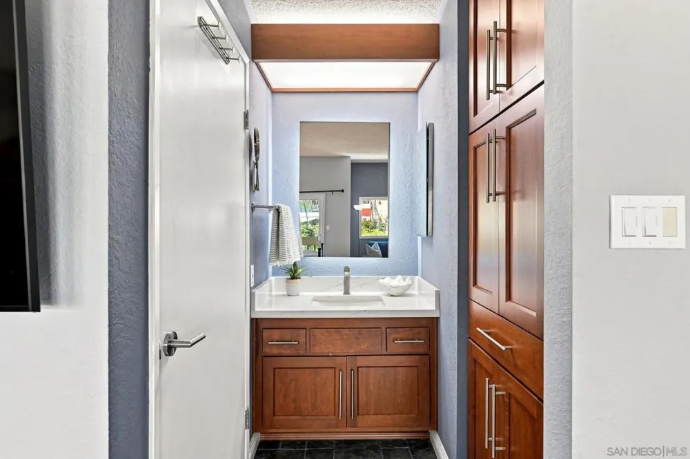 3982 La Jolla Village Dr La Jolla, CA 92037